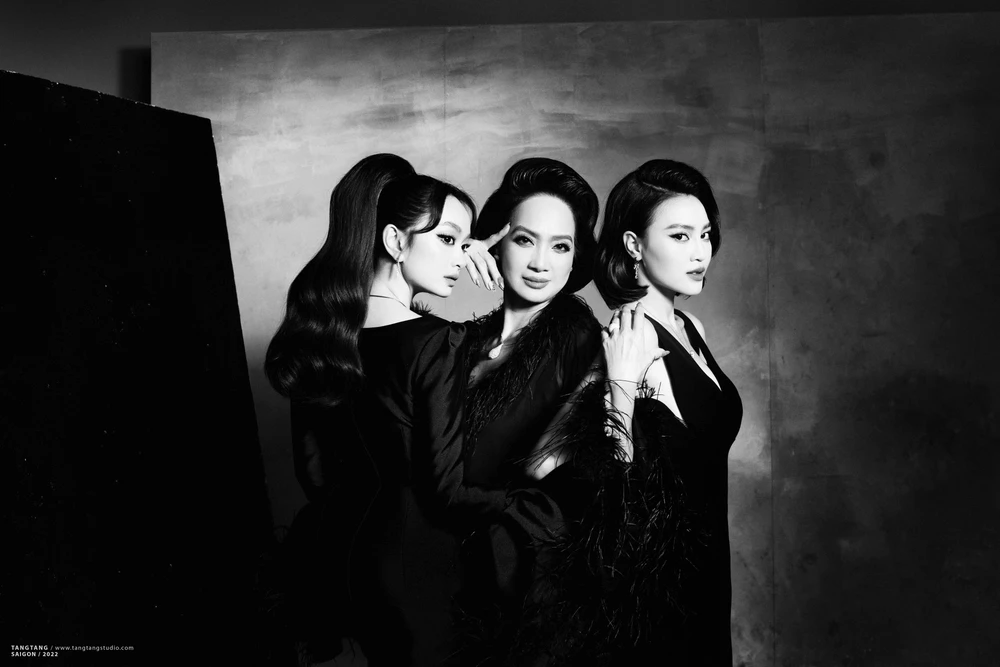 3 mỹ nhân của 3 thế hệ màn ảnh Việt: NSND Lê Khanh, Ninh Dương Lan Ngọc và Kaity Nguyễn. Ảnh: MAR6