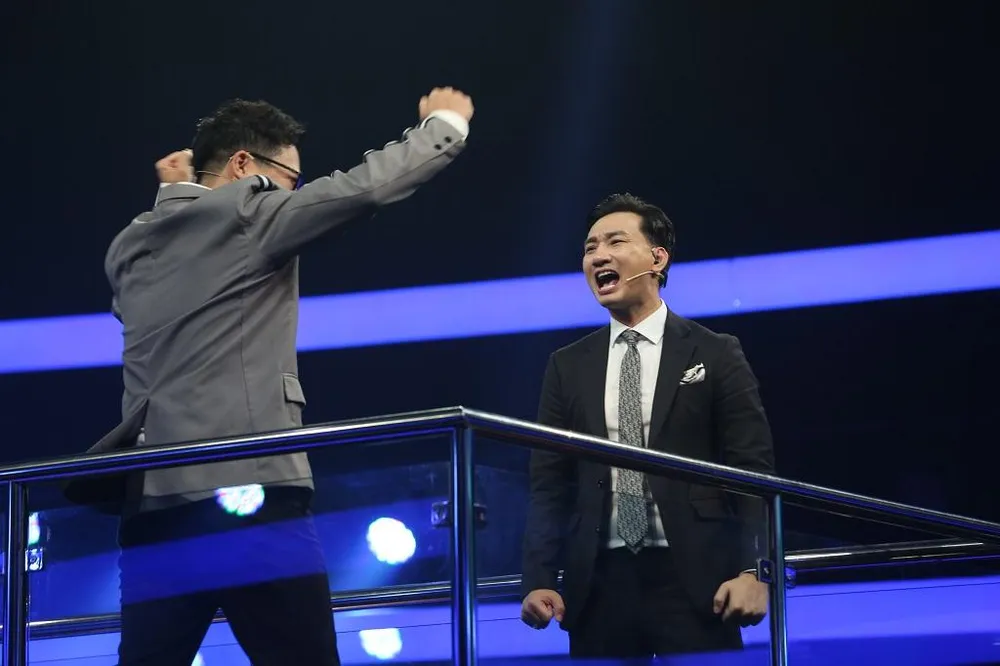 Thầy Beo U40 bất ngờ “quay xe” để bảo toàn tiền thưởng khi giành được 35 triệu đồng