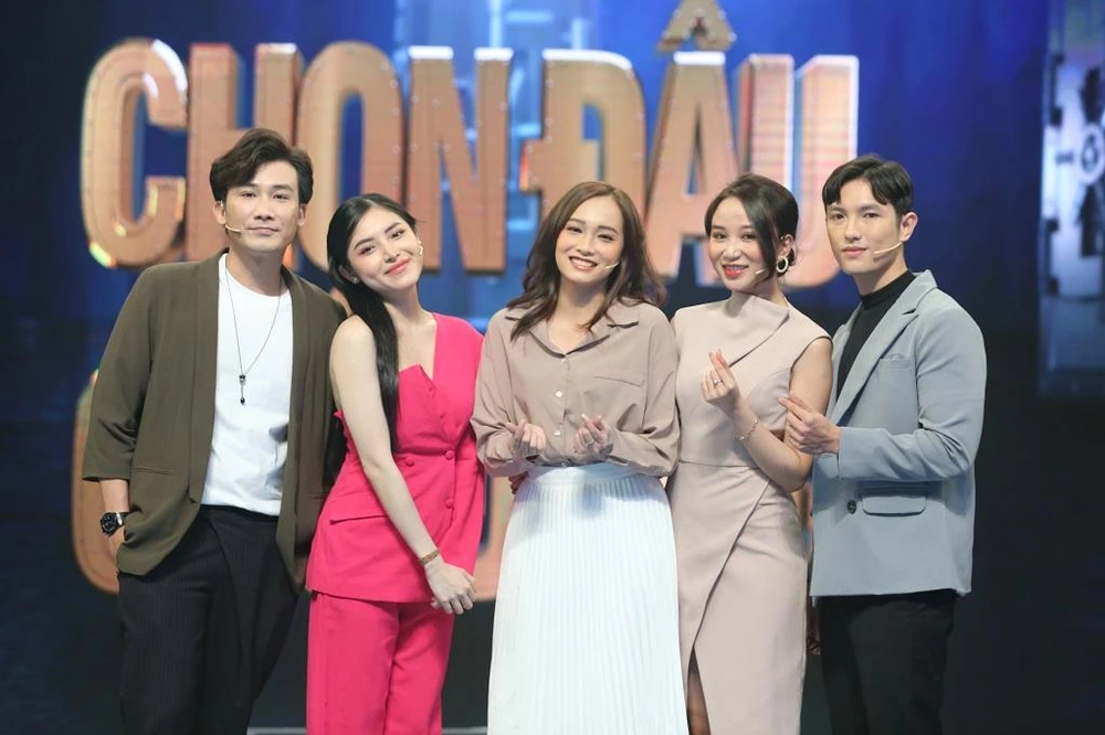 Đội “Bầu trời xanh” do ca sĩ Chí Thiện giữ vai trò đội trưởng. Ảnh: BEE