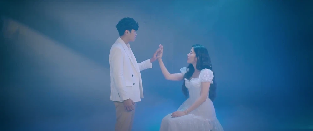 Màn kết hợp giữa Nam Em và Long Nón Lá