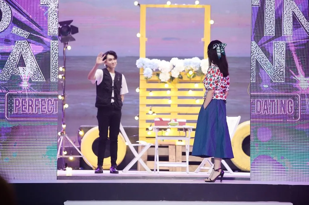 Trần Vân nhận ra tình cảm của mình dành cho đối phương chưa đủ và từ chối lời tỏ tình của Thuận Quang. Trần Vân nhận ra tình cảm của mình dành cho đối phương chưa đủ và từ chối lời tỏ tình của Thuận Quang.