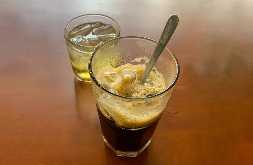 Uống quá nhiều cà phê có thể làm tăng nguy cơ tử vong ở những người bị tăng huyết áp nặng.Ảnh: NHẬT LINH