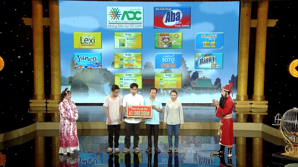 Hai vợ chồng khiếm thị đã xuất sắc giành được 41 triệu đồng tại &apos;Thần tài gõ cửa&apos;