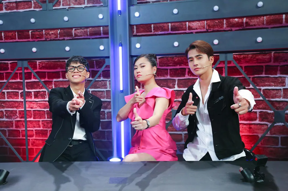 Đội &quot;Hoa hồng đen&quot; do Lâm Vỹ Dạ làm đội trưởng. Ảnh: BEE