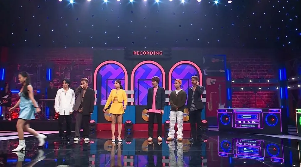 Lâm Vỹ Dạ “bỏ về” khi đang ghi hình và phản ứng bất ngờ của Sam Lâm Vỹ Dạ “bỏ về” khi đang ghi hình và phản ứng bất ngờ của Sam