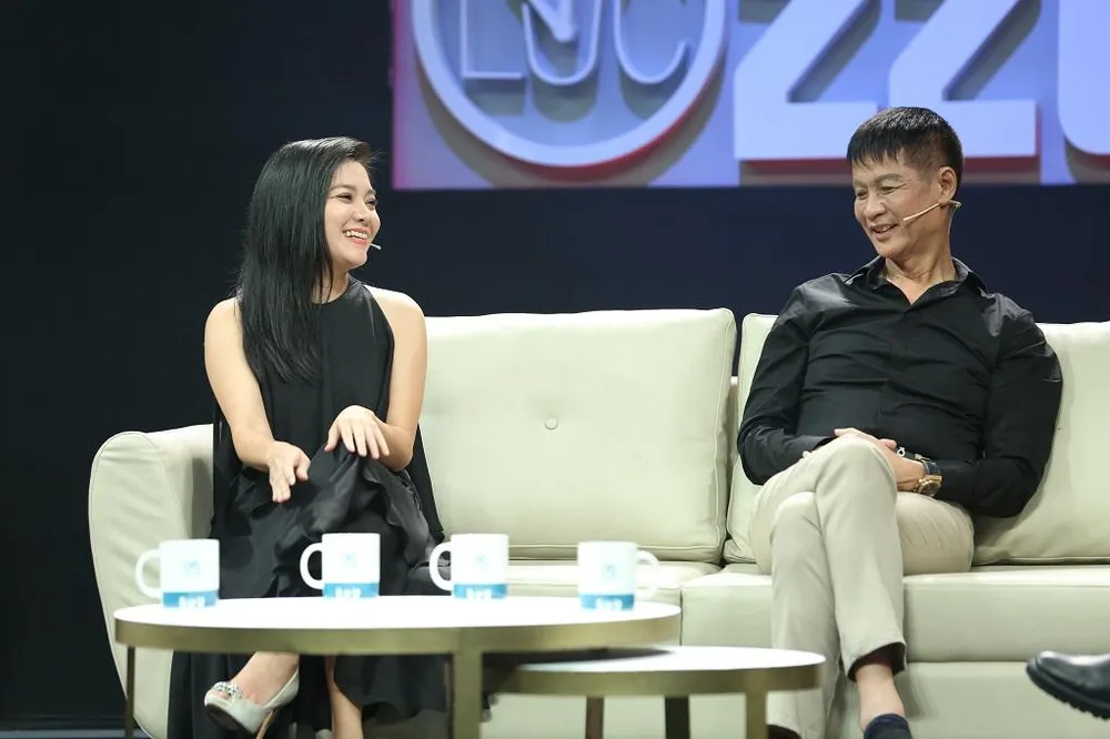 Ca sĩ Thanh Ngọc: “Ngôi nhà có nhiều cột thì đứng mới vững, không nên có ai một mình làm trụ cột gia đình cả”.