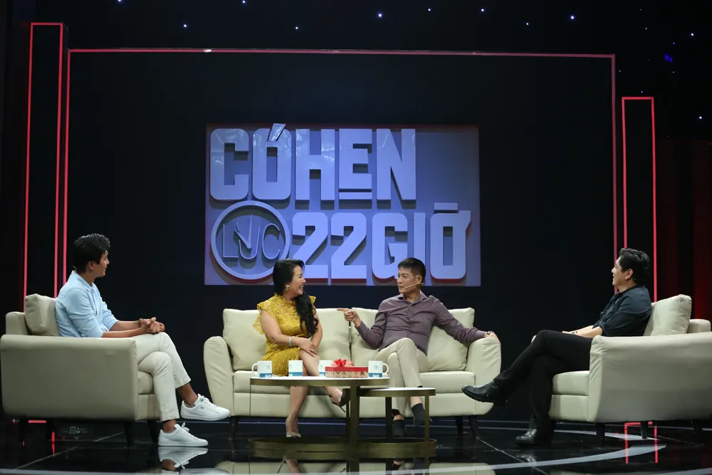 Đạo diễn Lê Hoàng, đạo diễn Đức Thịnh và diễn viên Quang Tuấn cùng khách mời diễn viên Ngân Quỳnh. Ảnh: BEE