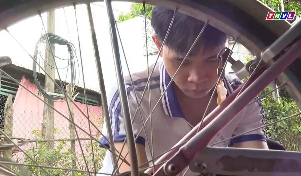 Em Minh Tiến, con trai của chị Anh Thư.