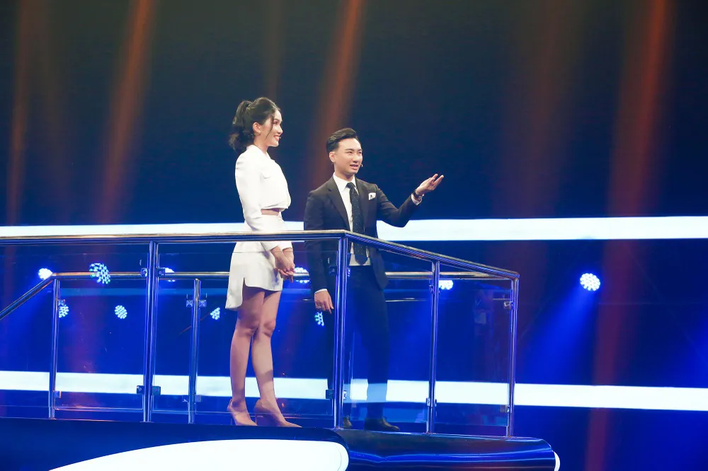 Á hậu Phương Anh đòi đổi tên chương trình Đấu trường siêu việt vì câu hỏi quá khó