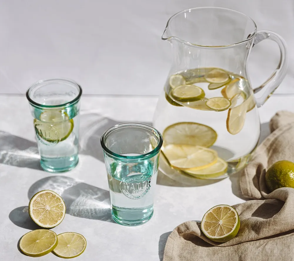 Uống quá nhiều nước chanh không tốt cho sức khỏe. Ảnh: Pexels Uống quá nhiều nước chanh không tốt cho sức khỏe. Ảnh: Pexels