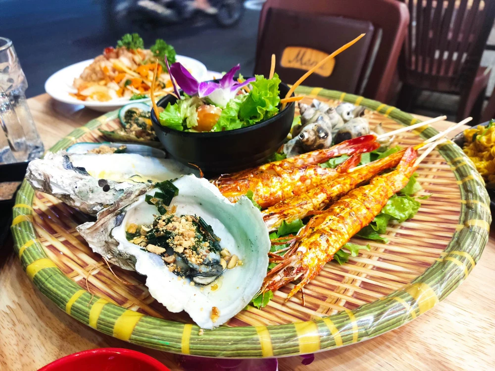 Nghiên cứu cho thấy thực phẩm đậu nành, hải sản và rong biển có liên quan mạnh mẽ nhất đến việc làm chậm quá trình xơ hóa gan. Ảnh: NHẬT LINH