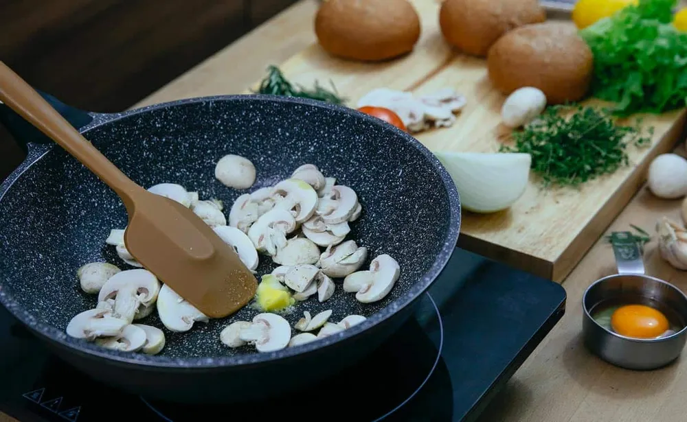 10 mẹo giảm lượng natri để giúp kiểm soát huyết áp