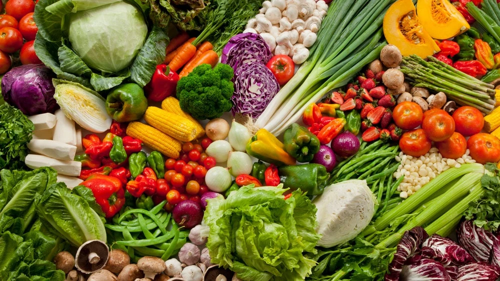 Kết hợp những thực phẩm chống viêm này vào chế độ ăn uống hàng ngày của bạn. Ảnh: iStock 10 thực phẩm chống viêm nên ăn thường xuyên