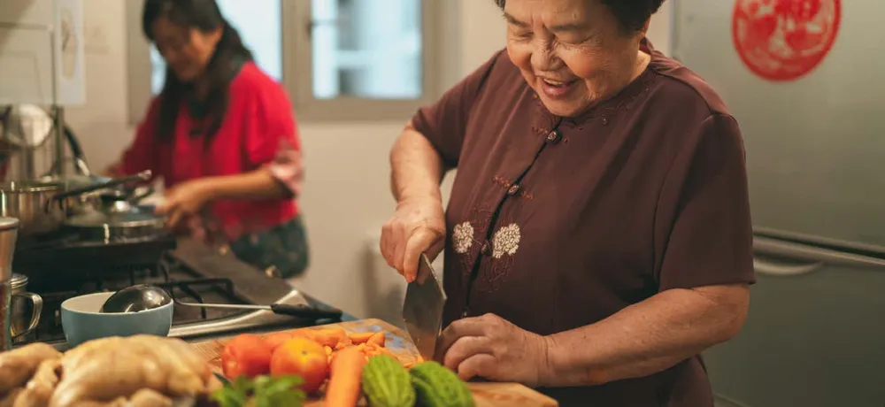 Dinh dưỡng tốt là một khía cạnh quan trọng trong việc kiểm soát bệnh tiểu đường ở người lớn tuổi. Ảnh: iStock 7 cách kiểm soát bệnh tiểu đường hiệu quả ở người lớn tuổi