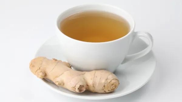 Tác dụng phụ của gừng có thể bao gồm kích ứng dạ dày, rối loạn tiêu hóa và ảnh hưởng đến nhịp tim nếu sử dụng quá mức. Ảnh: iStock Tác dụng phụ của gừng mà mọi người nên biết