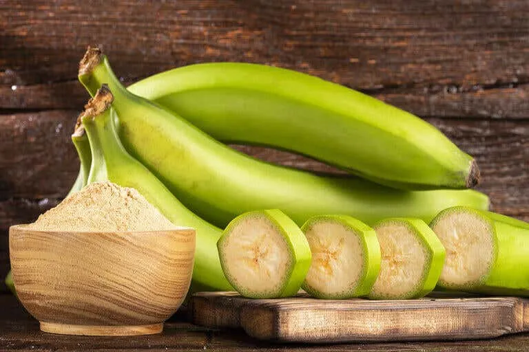 Chuối xanh: Thực phẩm vàng cho sức khỏe mà ít người biết. Ảnh: iStock Chuối xanh: Thực phẩm vàng cho sức khỏe mà ít người biết