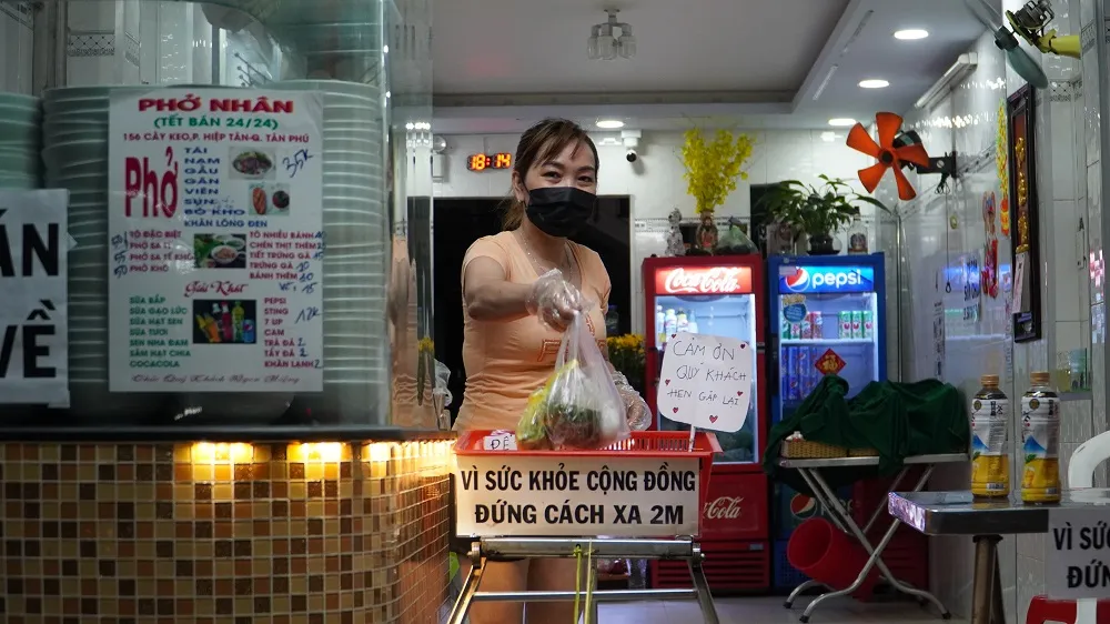 dung-rong-roc-ban-pho-tranh-covid19