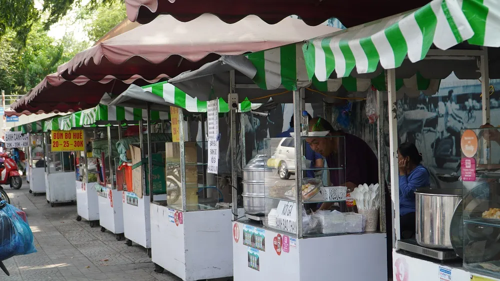 gian-cach-xa-hoi-tphhcm