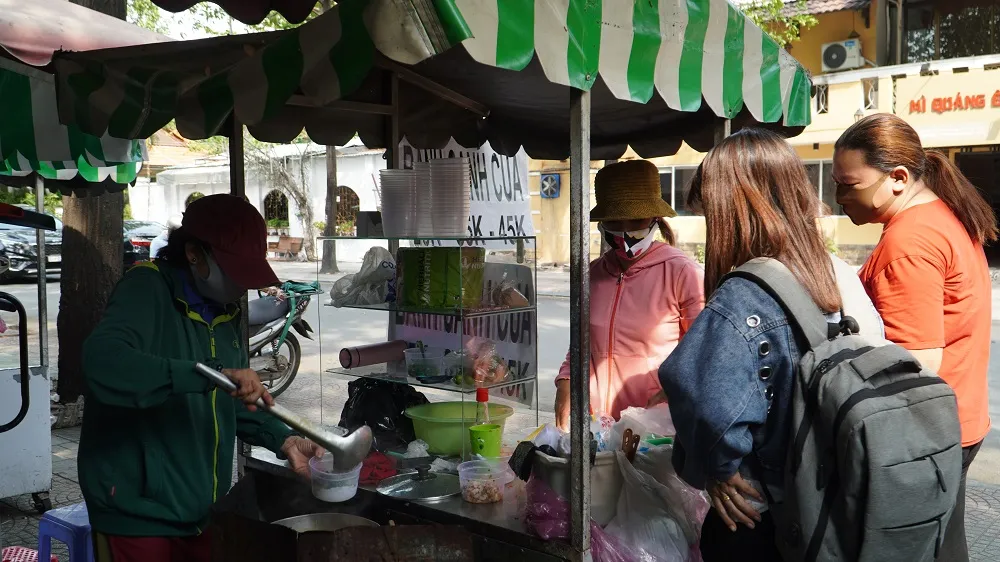 gian-cach-xa-hoi-tphhcm