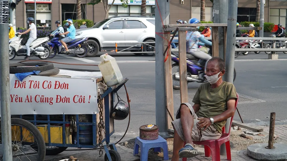 gian-cach-xa-hoi-tphhcm