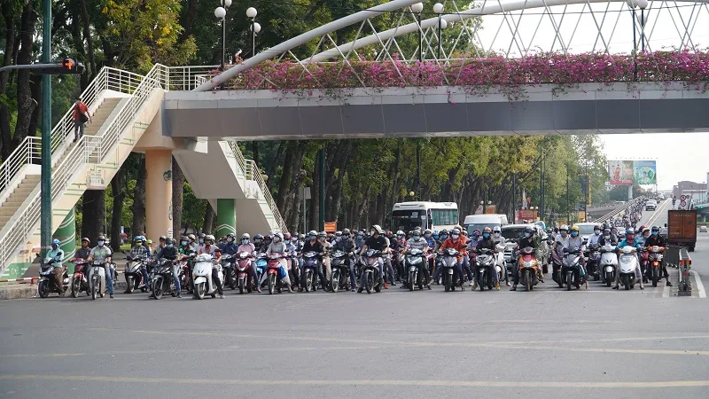 gian-cach-xa-hoi-tphhcm