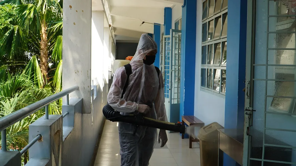 hoc-sinh-tro-lai-truong