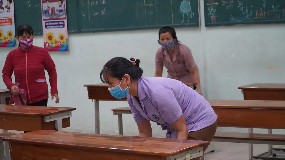 hoc-sinh-tro-lai-truong