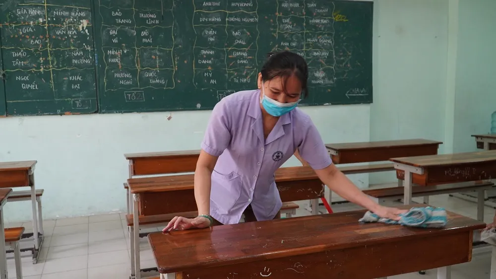 hoc-sinh-tro-lai-truong