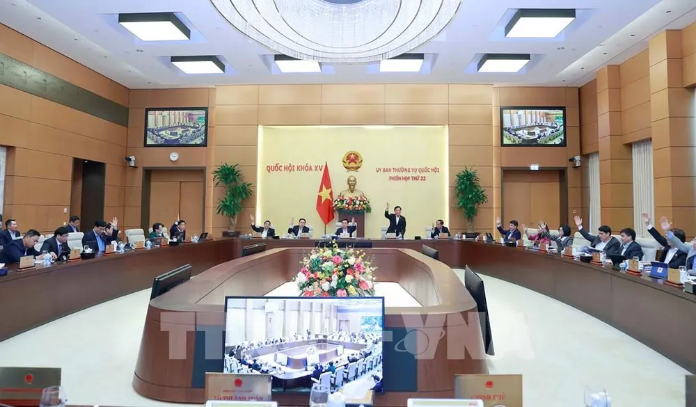 Uỷ ban Thường vụ QH biểu quyết cho phép sử dụng phương tiện, thiết bị kỹ thuật nghiệp vụ để phát hiện vi phạm hành chính trong lĩnh vực thủy sản. Ảnh: TTXVN