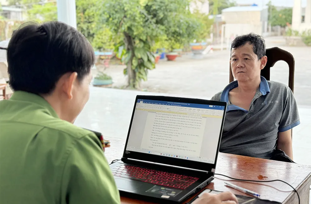 An Giang: Ghen tuông, sát hại vợ ngay trên đường