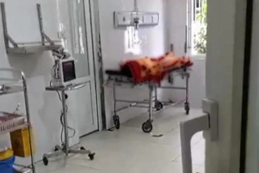 Vụ nữ sinh lớp 7 tử vong: Nhiều người kéo đến trung tâm y tế yêu cầu làm rõ