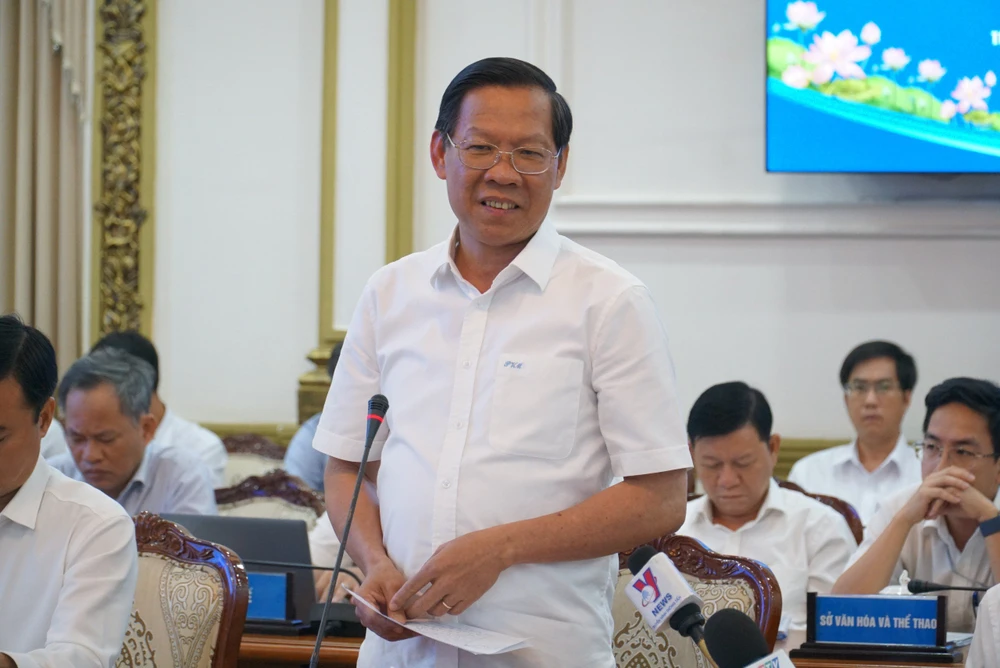 Chủ tịch UBND TPHCM Phan Văn Mãi tiếp đoàn giám sát. Ảnh: BẢO PHƯƠNG tang-doanh-nghiep-viet-trong-chuoi-cung-ung-toan-cau-2.jpg