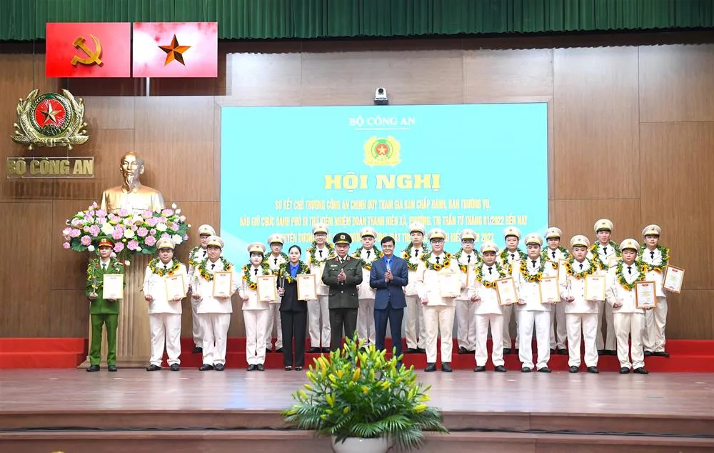 20-can-bo-doan-vien-duoc-tuyen-duong-guong-mat-tre-cong-an-tieu-bieu-nam-2023.jpg