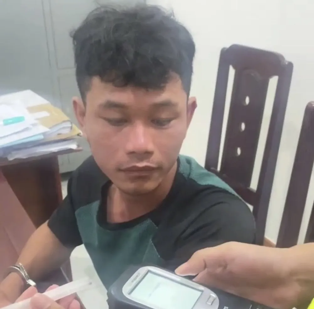 Thanh niên vi phạm nồng độ cồn chống đối, hành hung CSGT