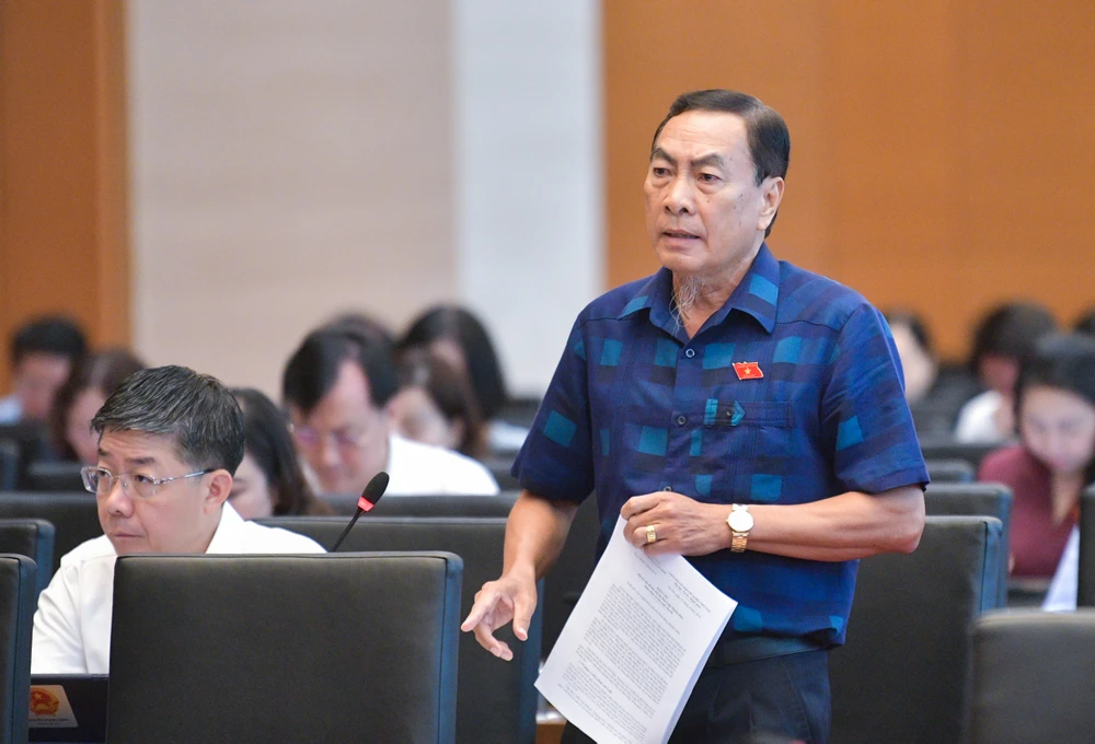 ĐB Phạm Văn Hòa (đoàn Đồng Tháp) cũng đồng tình cấm mua bán bào thai. Ảnh: QH Cấm mua bán bào thai, thỏa thuận mua bán người khi còn đang là bào thai?