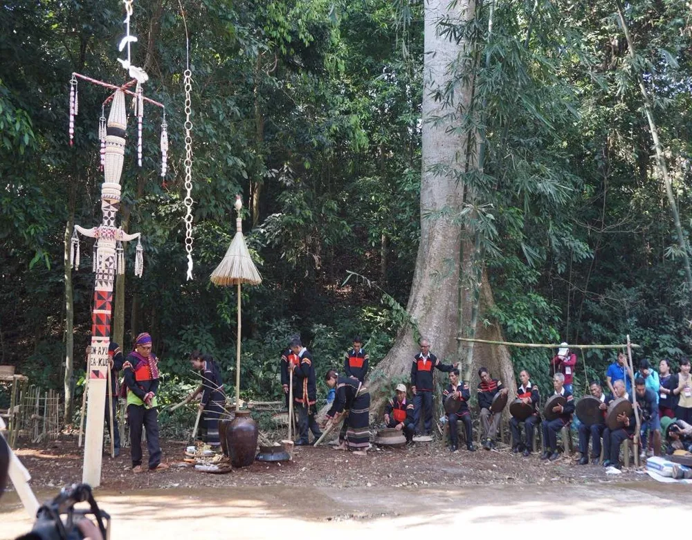 Về Đắk Lắk xem thầy cúng cầu mưa ảnh 1 lễ cầu mưa