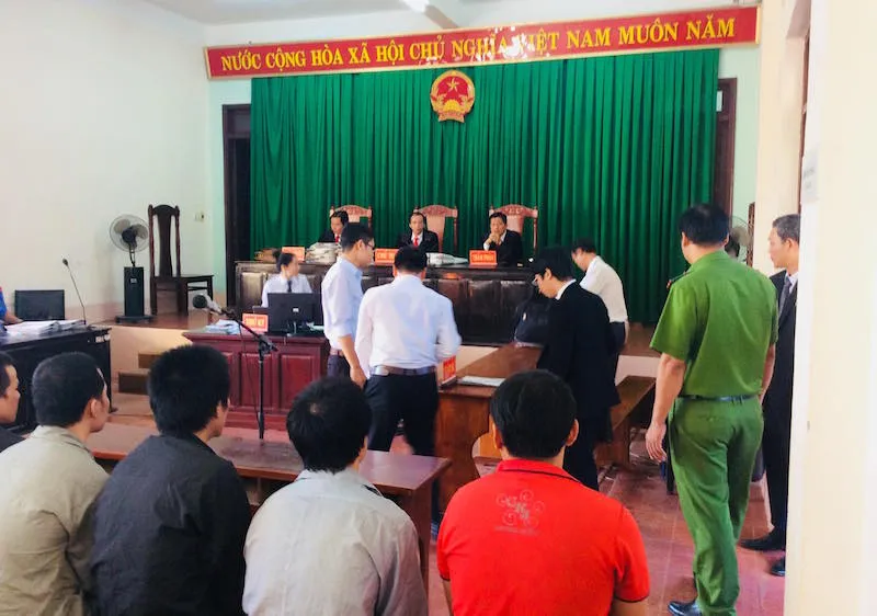 Hi hữu: Toà bất ngờ vì bị Luật sư 'đòi' trả chỗ ngồi 