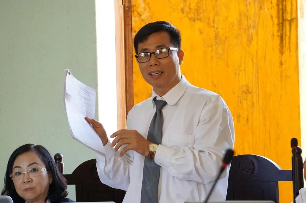 Vụ cưa gỗ khô: Phiên toà liên tục bị gián đoạn vì âm thanh ảnh 1