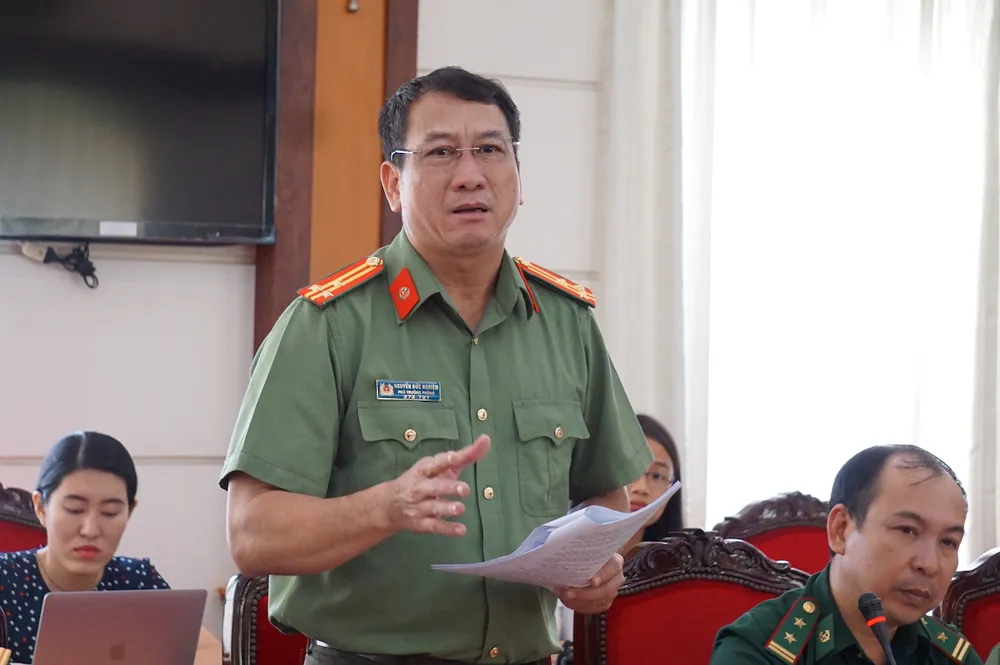 Nợ thuế vài trăm ngàn đồng cũng bị hoãn xuất cảnh ảnh 1 Nợ thuế vài trăm ngàn đồng cũng bị hoãn xuất cảnh ảnh 1