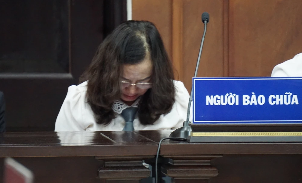 Vụ án đường Hồ Chí Minh: Nhiều người gục mặt xuống khóc ảnh 2