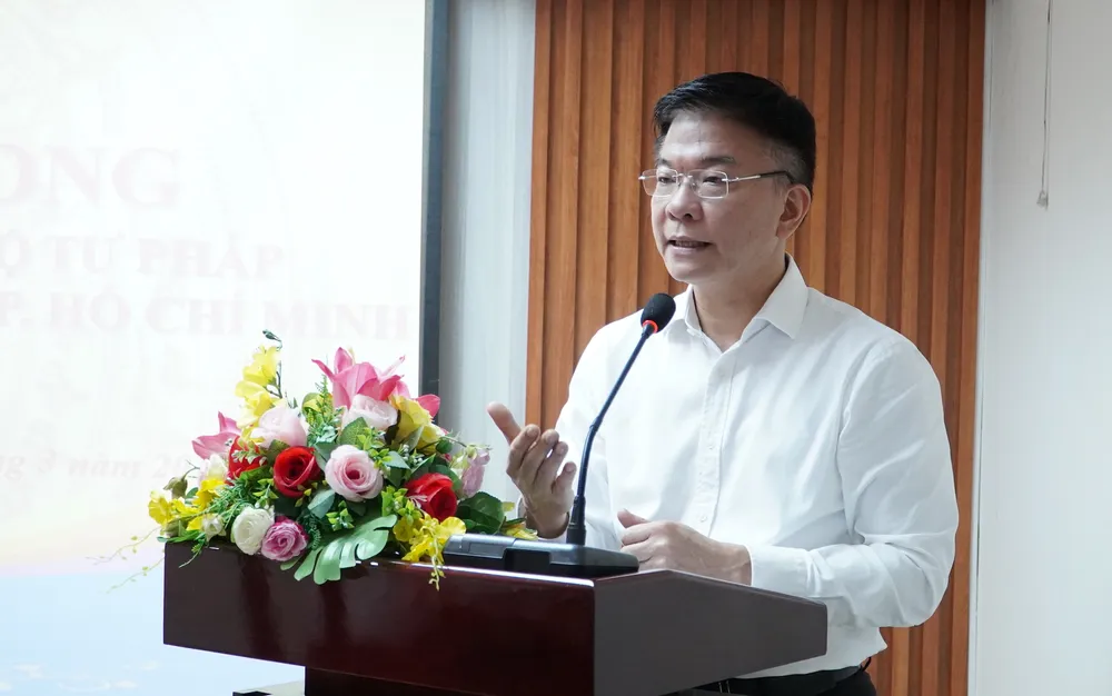 Bộ trưởng Bộ Tư pháp đề nghị UBND TP.HCM quan tâm đến án hành chính ảnh 2