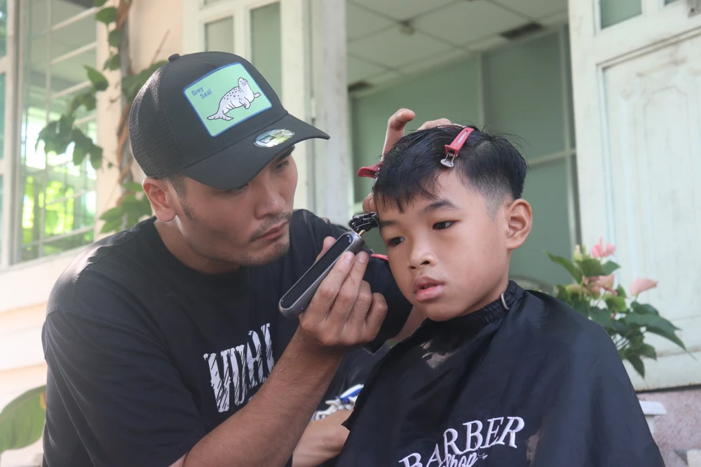 cat toc mien phi-3.JPG