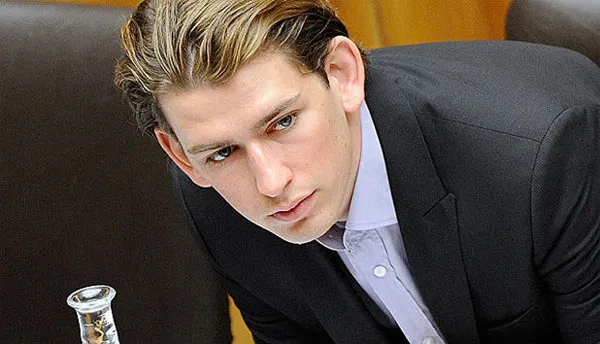 Vẻ đẹp 'hút hồn' của ngoại trưởng trẻ nhất châu Âu ảnh 6 Vẻ đẹp 'hút hồn' của ngoại trưởng trẻ nhất châu Âu ảnh 6