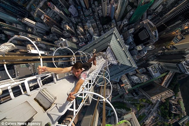 Những pha chụp ảnh tự sướng chết chóc năm 2015 ảnh 4