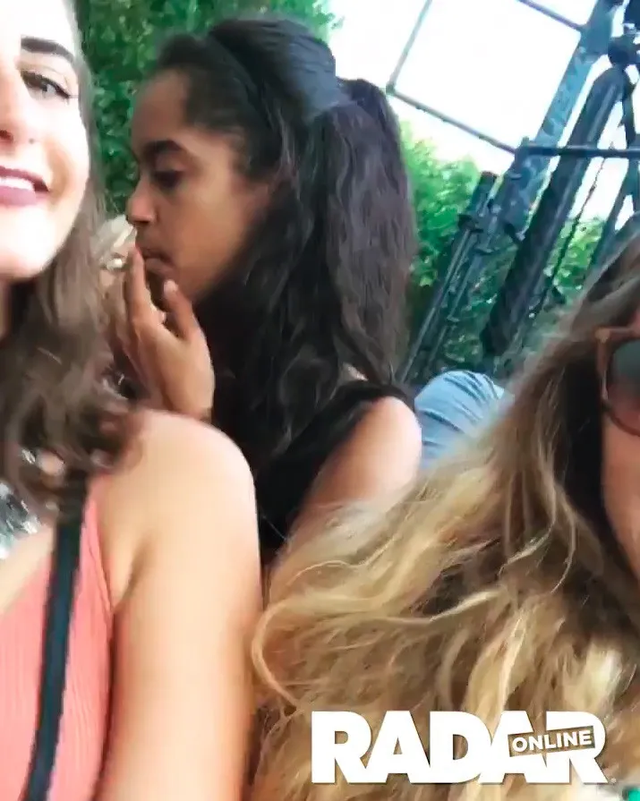 malia obama hút cần sa