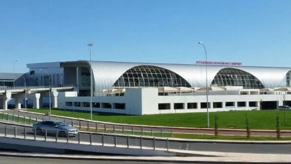 sân bay Thổ Nhĩ Kỳ trúng tên lửa