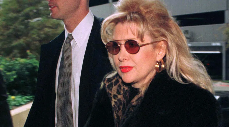 Gennifer Flowers 
