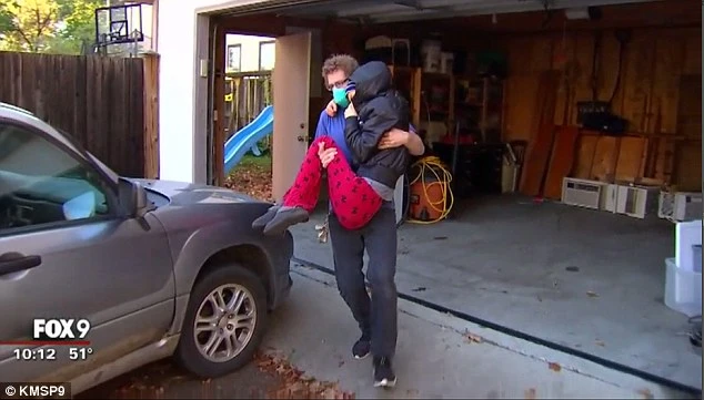 cô gái mắc chứng dị ứng hiếm gặp