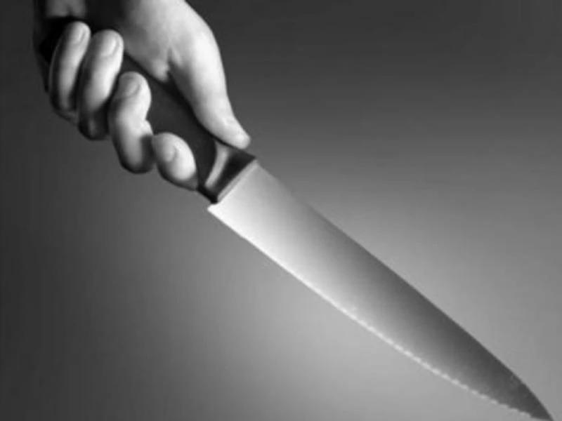 tấn công bằng dao