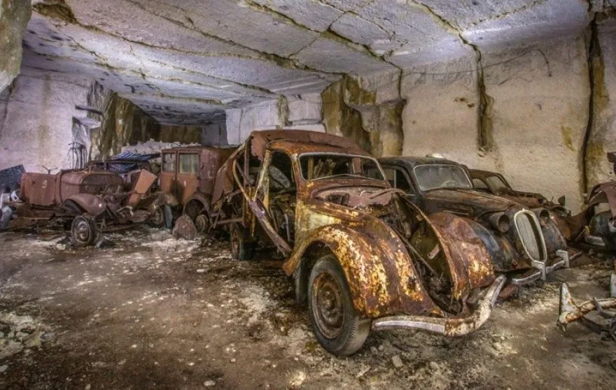 kho tàng xe cổ Pháp